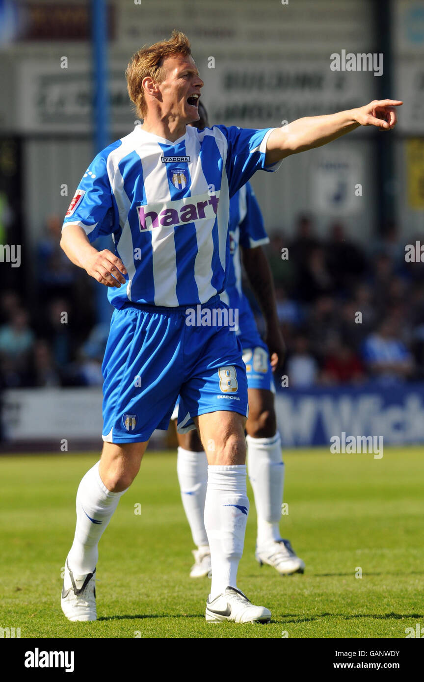 Colchester United`s Teddy Sheringham plays his last game at Layer Road during the Coca-Cola Football Championship match at Layer Road, Colchester. Stock Photo